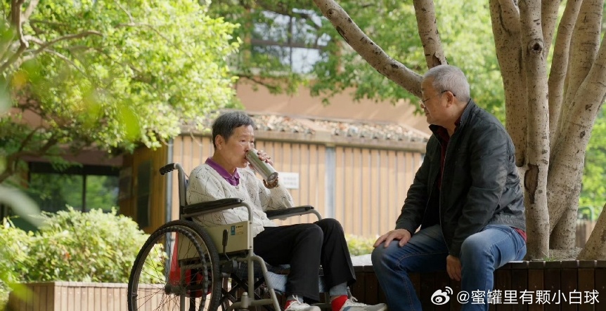 杭州无障碍真的在服务每个人真的有被暖到！无障碍设施搭建起“圆梦桥”，让轮椅奶奶1