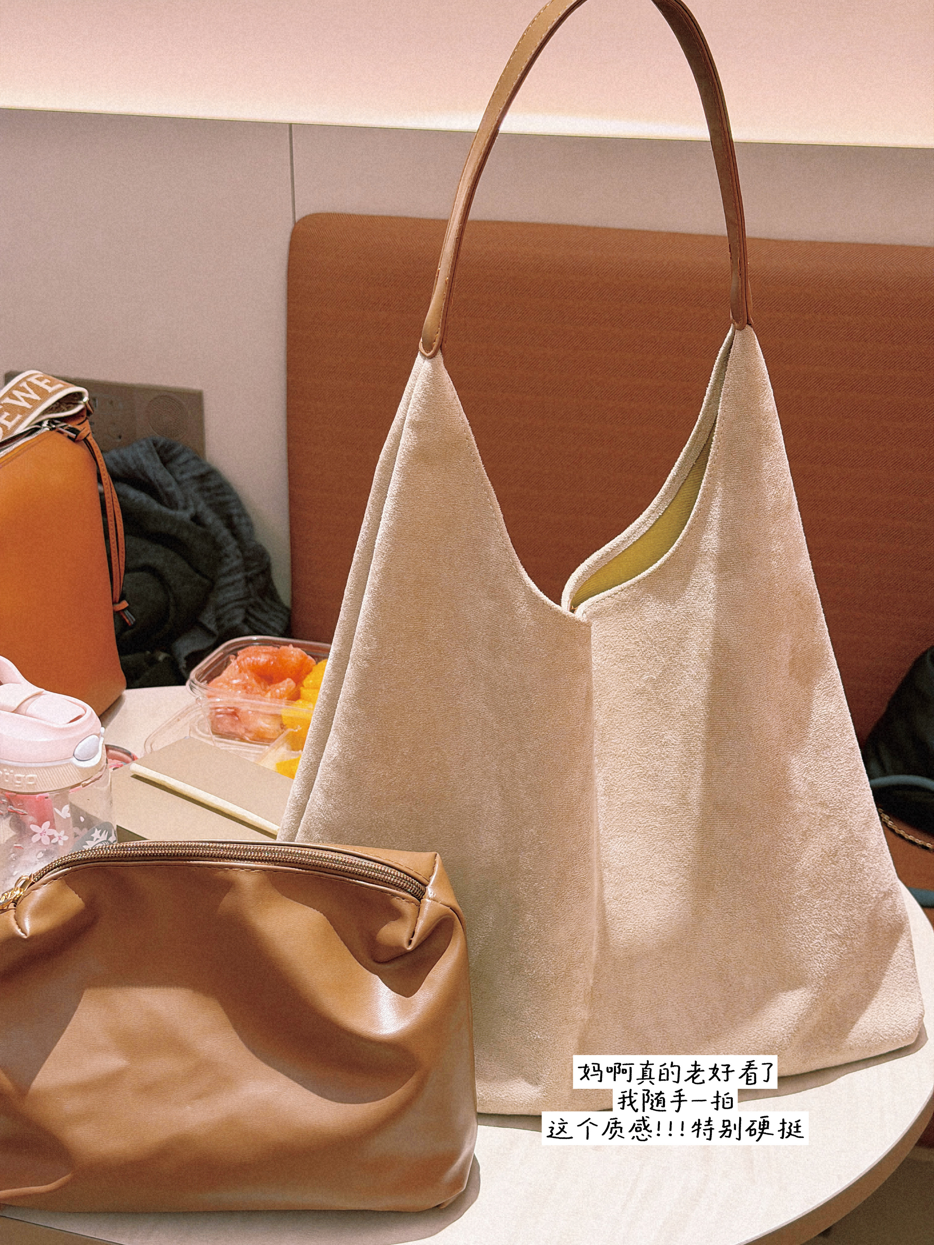 来曲靖出差 大晚上的赶高铁在昆明南站中转 妈啊！！给我跑伤了，差一点点就赶不上了