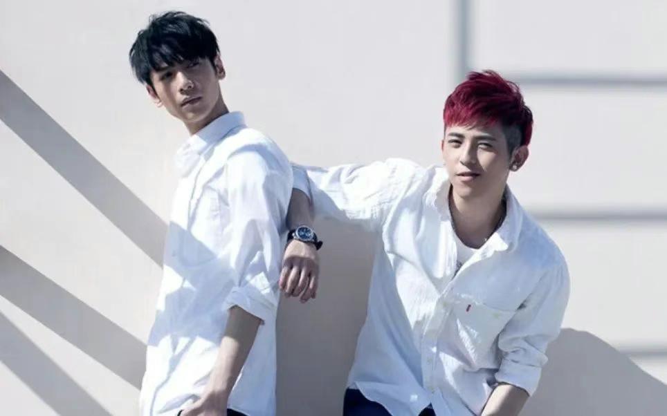 原来他已经当爹了？娃都5岁了


都在说符龙飞生娃了，
大家很震惊，
我还以为是