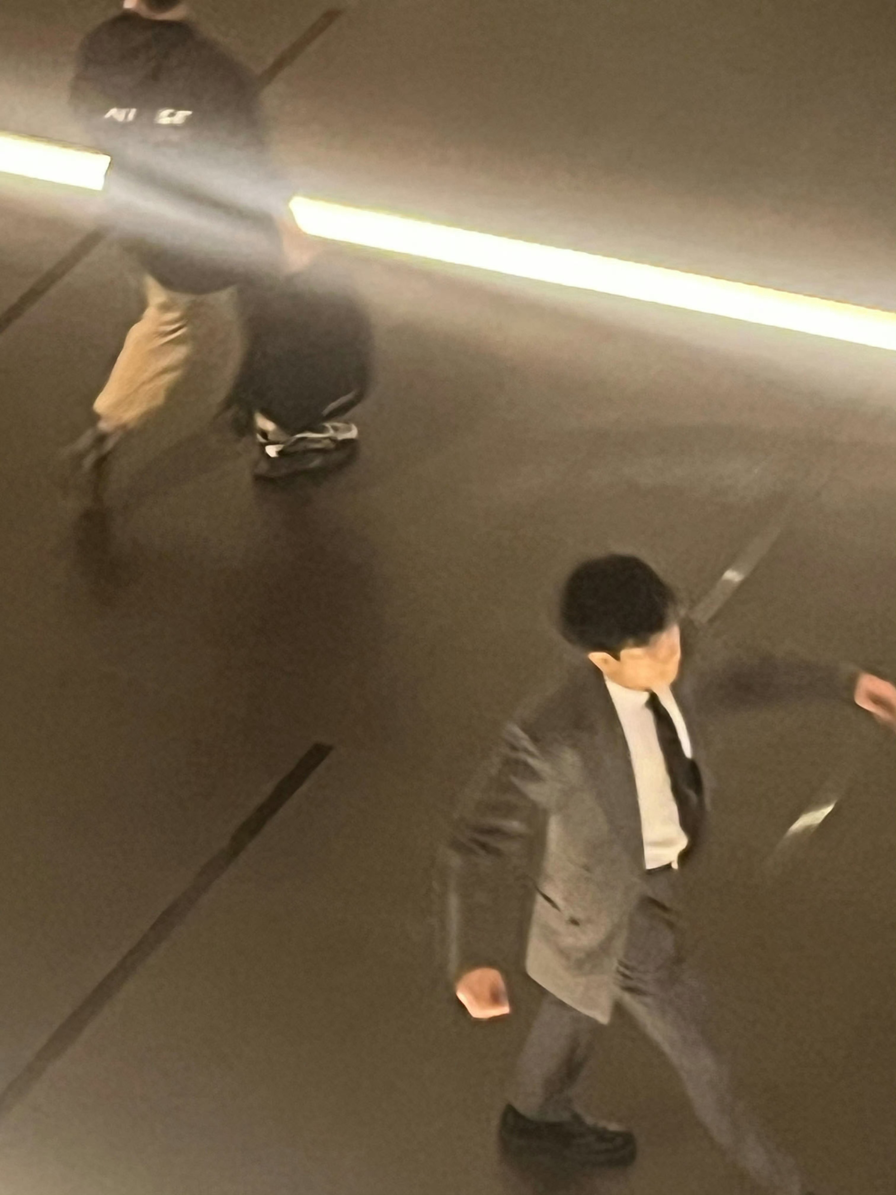 江晨你上班太快乐了，因为老板对你太好吗 