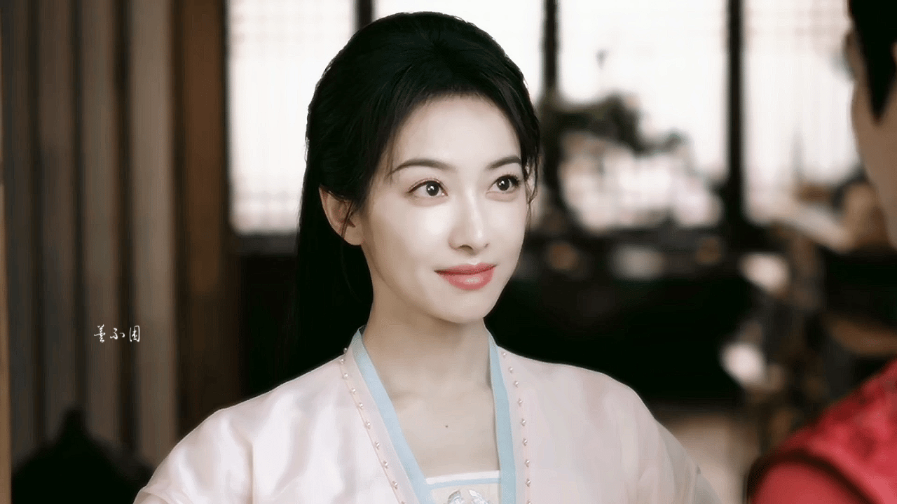 宋茜山河枕宋茜楚瑜楚瑜 宋茜很贴书里的形象，高门大户嫡长女，大气温婉，楚瑜打戏真
