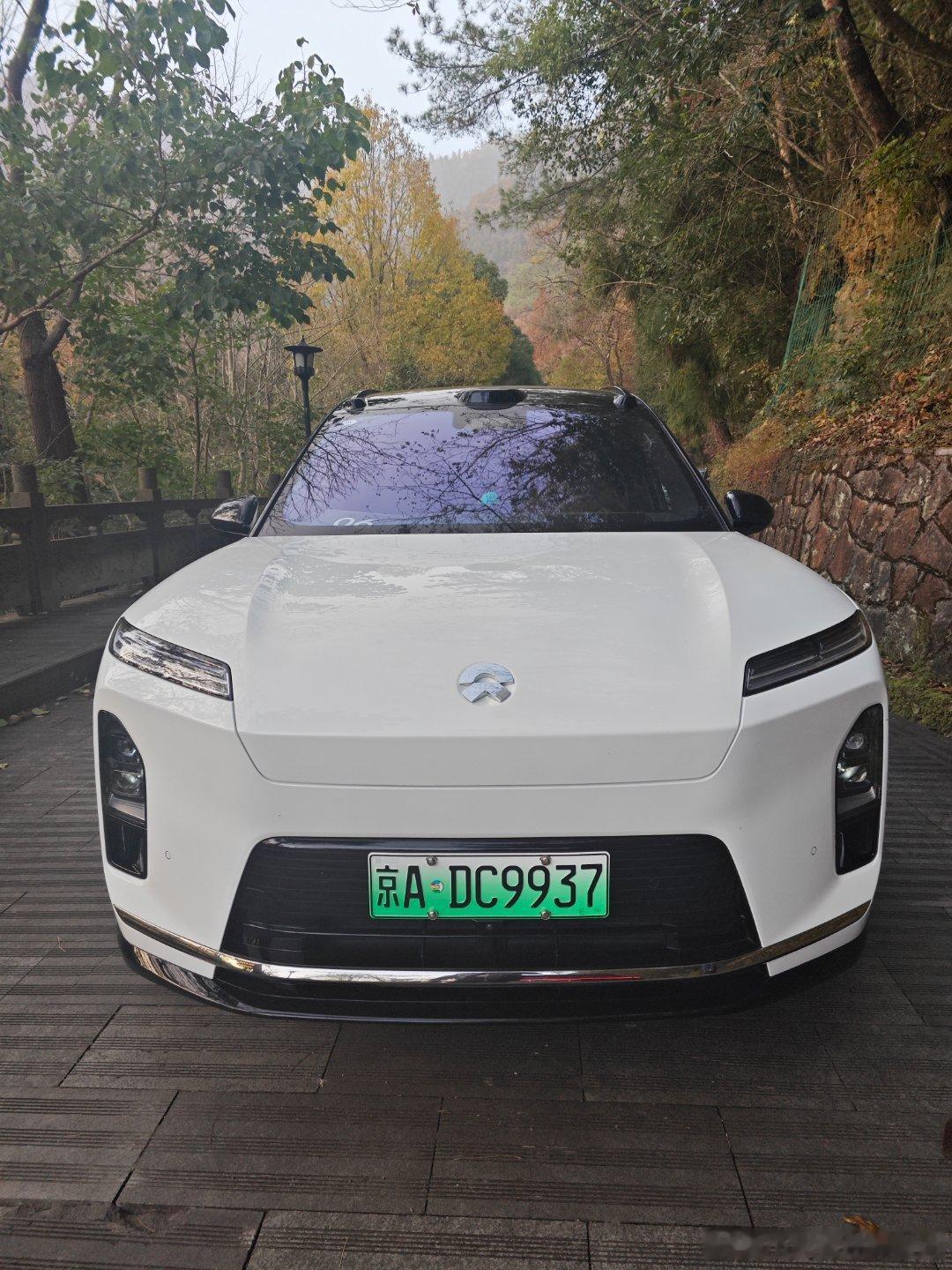 很遗憾蔚来全新es8交付都破万了，我才有机会试驾到这款旗舰级产品。六年前，我曾开