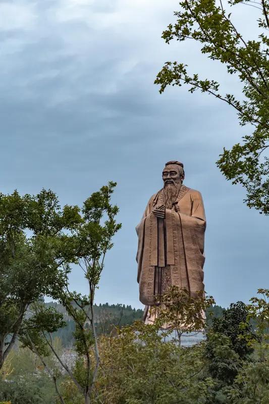 世界文明之最中国！育人应遵从仁义礼智信五质均等即全素质，否则很难真正成为全素质人