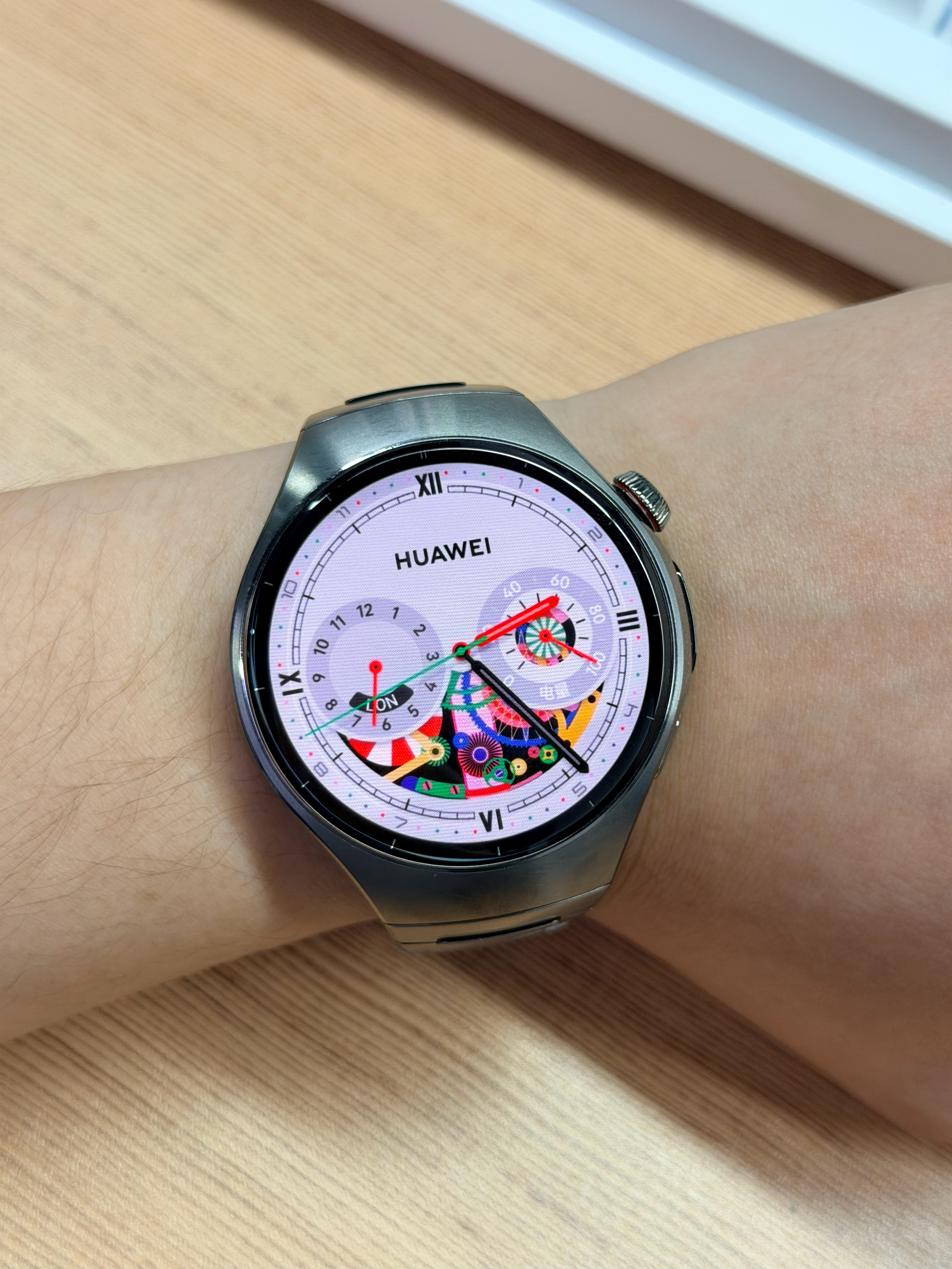 华为成全球第一大表厂 华为这些穿戴设备确实做得好我现在手上的正是Watch5