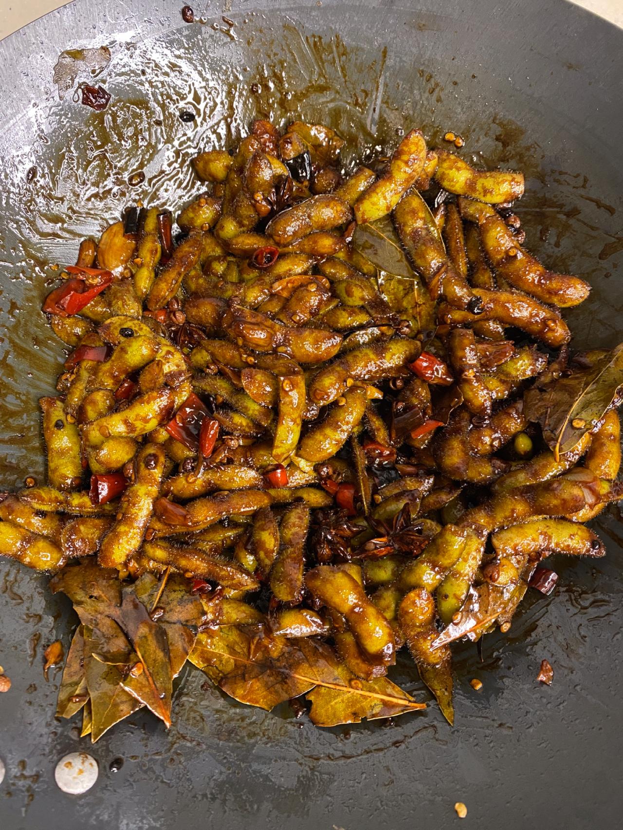 我妈做了半辈子的秘方，巨巨巨好吃！！

窝家煲剧必备的解馋香辣卤毛豆！颗粒饱满，