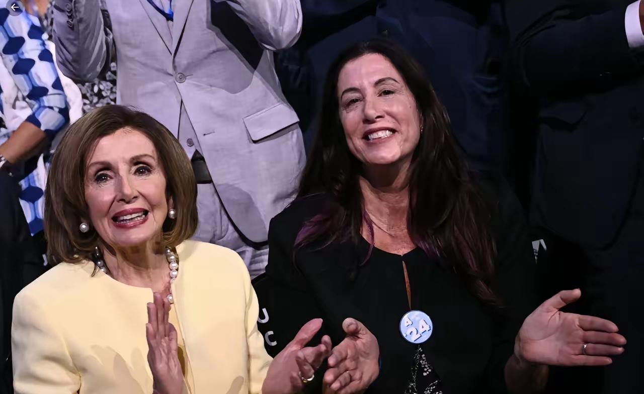 别再迷信美式民主有多光鲜了！佩洛西刚官宣退休，女儿克里斯汀就马不停蹄宣布竞选加州