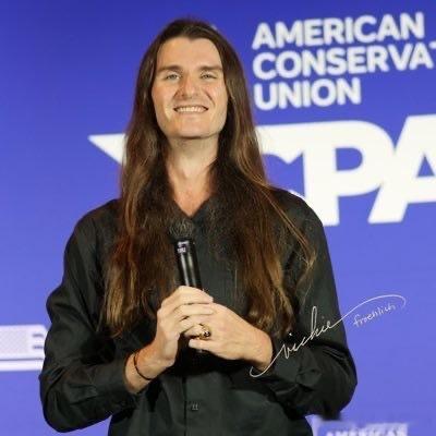 Scott Presler说如果通过拯救法案，他就剪掉长发。马斯克点了个🔥海外