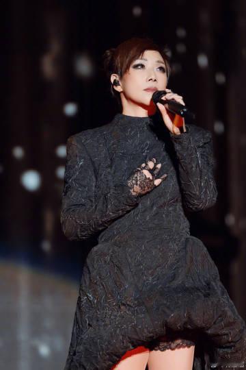 林忆莲的烩面要等15年 郑州歌迷太不容易啦，这碗“烩面”一等就是15年！如今林忆