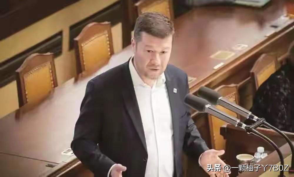 捷克众议院议长奥卡穆拉7月20日带队抵达上海访华，随行带上四十多家本土企业，一心