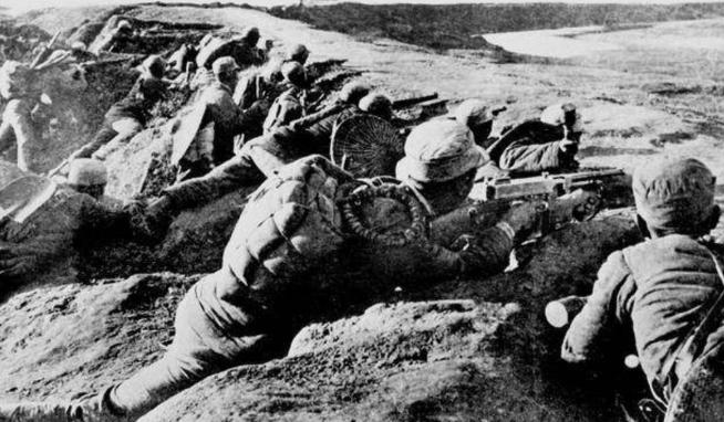 1937年平型关，八路军大捷的同一天，一支1500人的晋绥军部队在几公里外全团覆