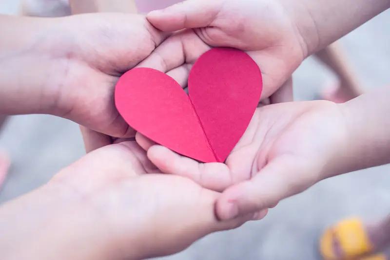 一个家，什么最重要？我觉得爱与关怀首当其冲。就像老人常说“家有一老，如有一宝”，