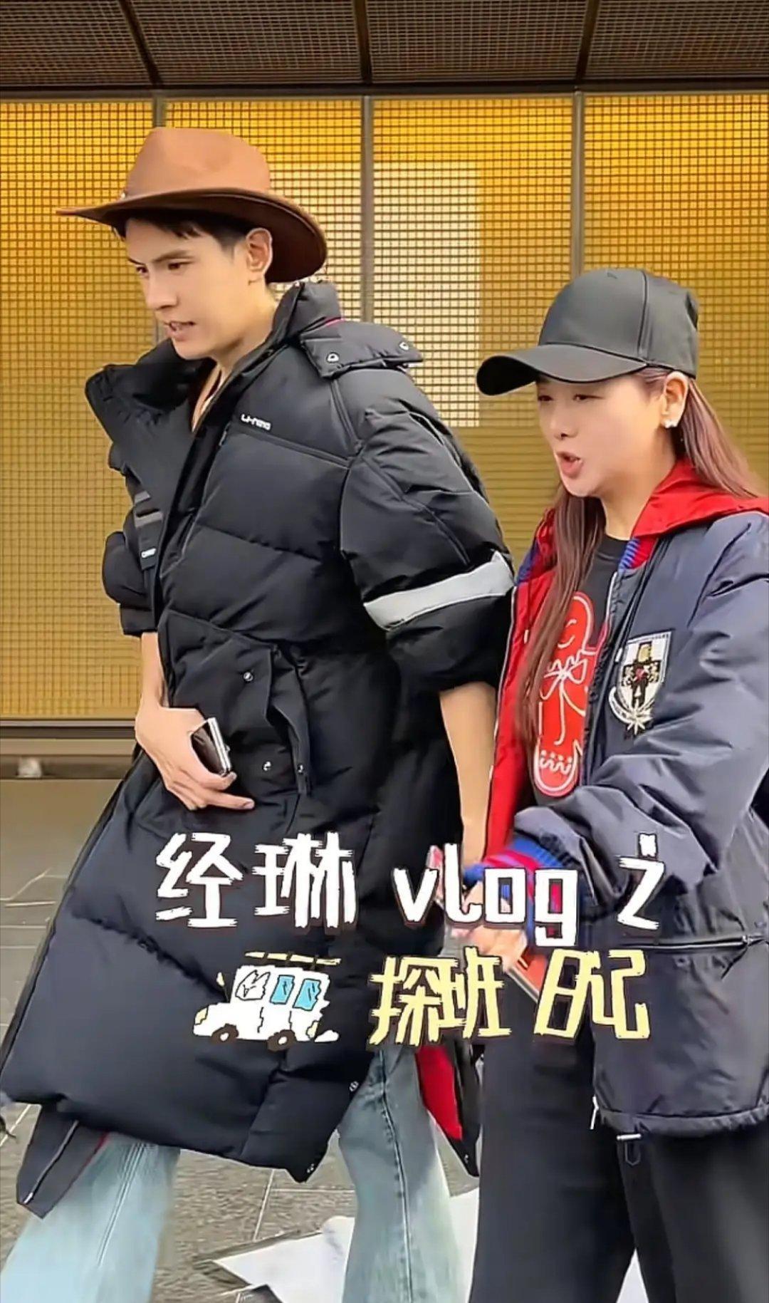 45岁的小李琳晒出探班日常，和经超有说有笑，氛围特别欢乐，而且她瘦了好多，状态看