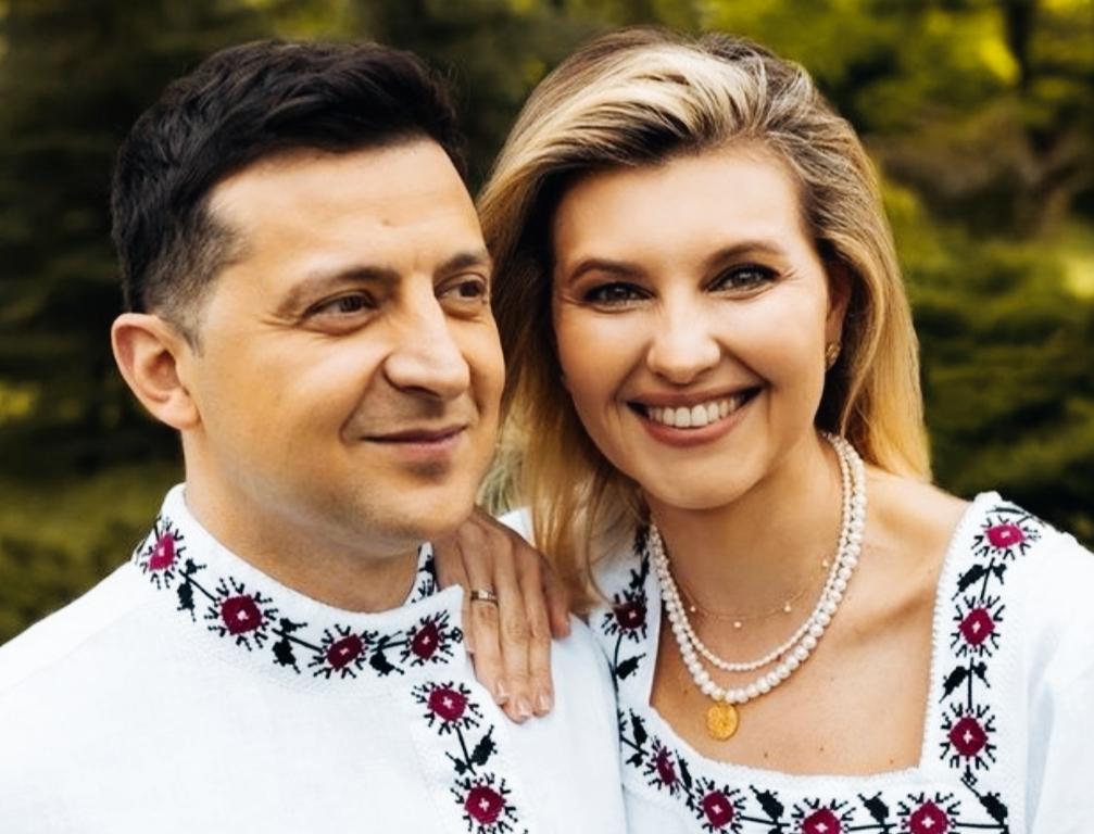 泽连斯基和妻子叶莲娜看上去，是不是还挺有夫妻相啊？
泽连斯基和叶莲娜年轻时，是不