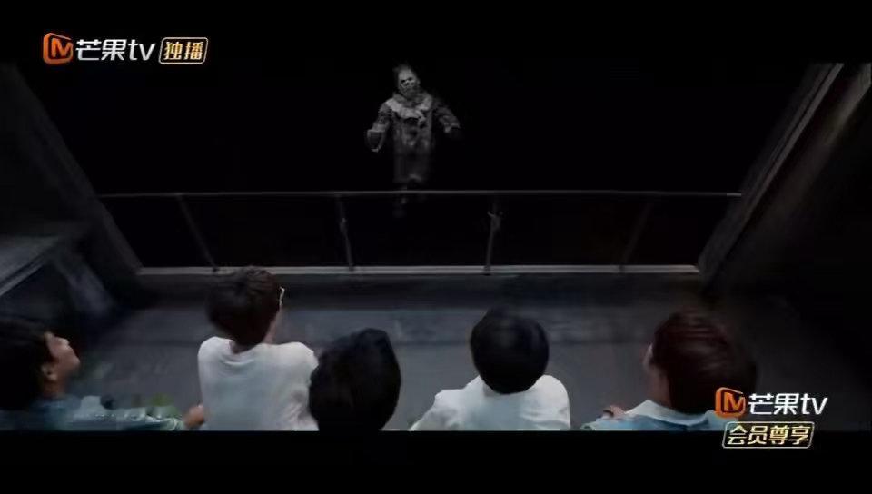 看完密逃MV想给自己一个拥抱密室大逃脱为陆虎新歌手搓MV 刚查完分的朋友们，去看