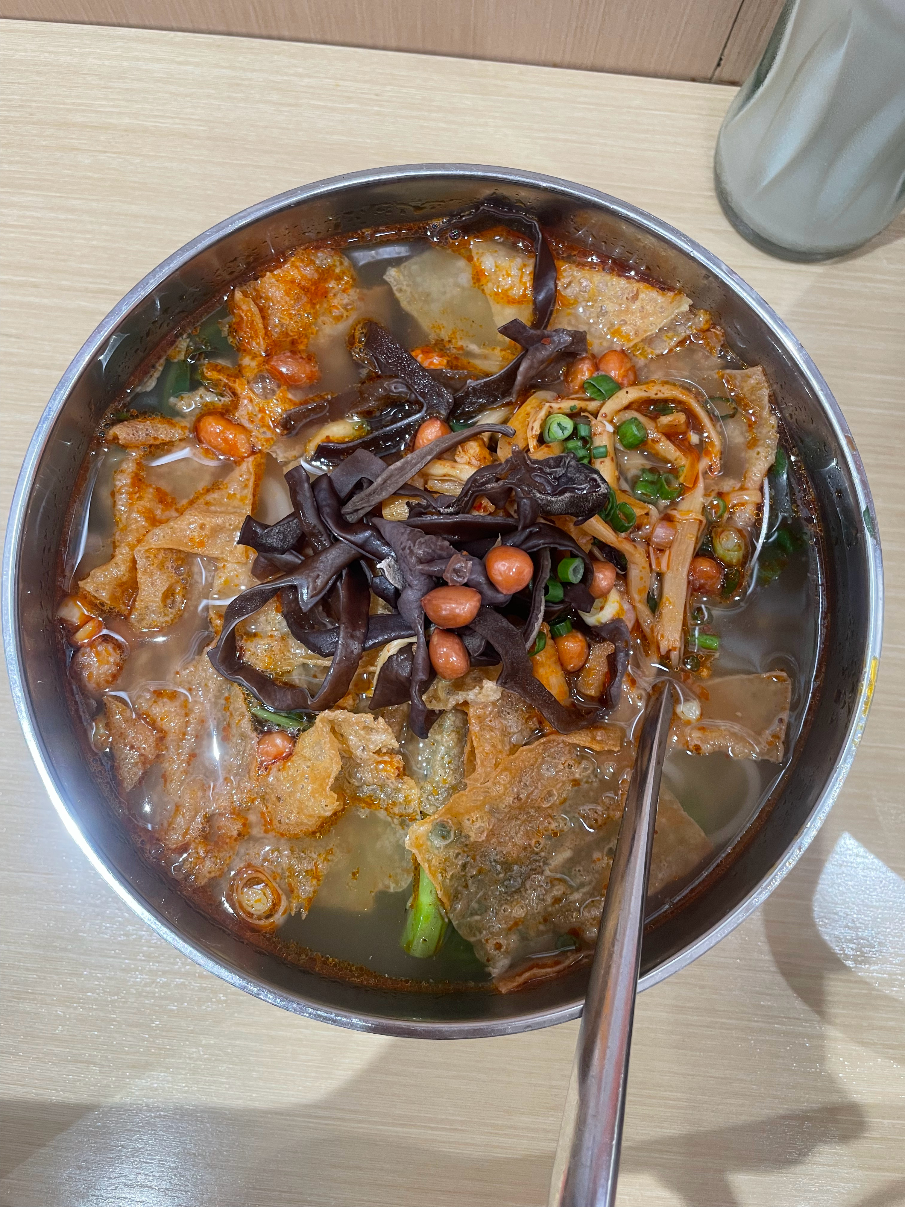 被我拍的毫无食欲的螺蛳粉但真的超好吃，这个腐竹超好吃一级棒