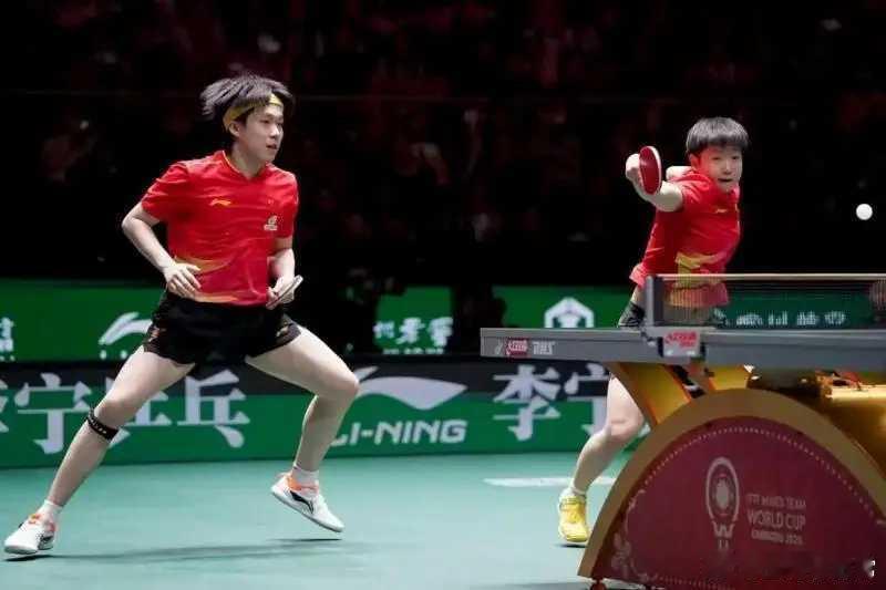 2025年国际乒联混合团体世界杯一日双赛的中国队在第二阶段第三轮的比赛中，以8比