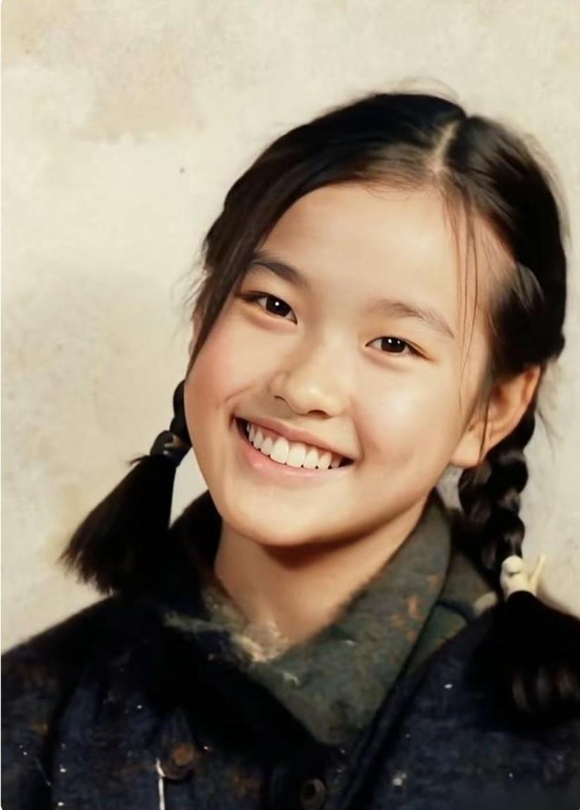 作为大明星，大家可能看惯了她荧幕上的样子，她曾经说过，我为什么要活成那种普通的样