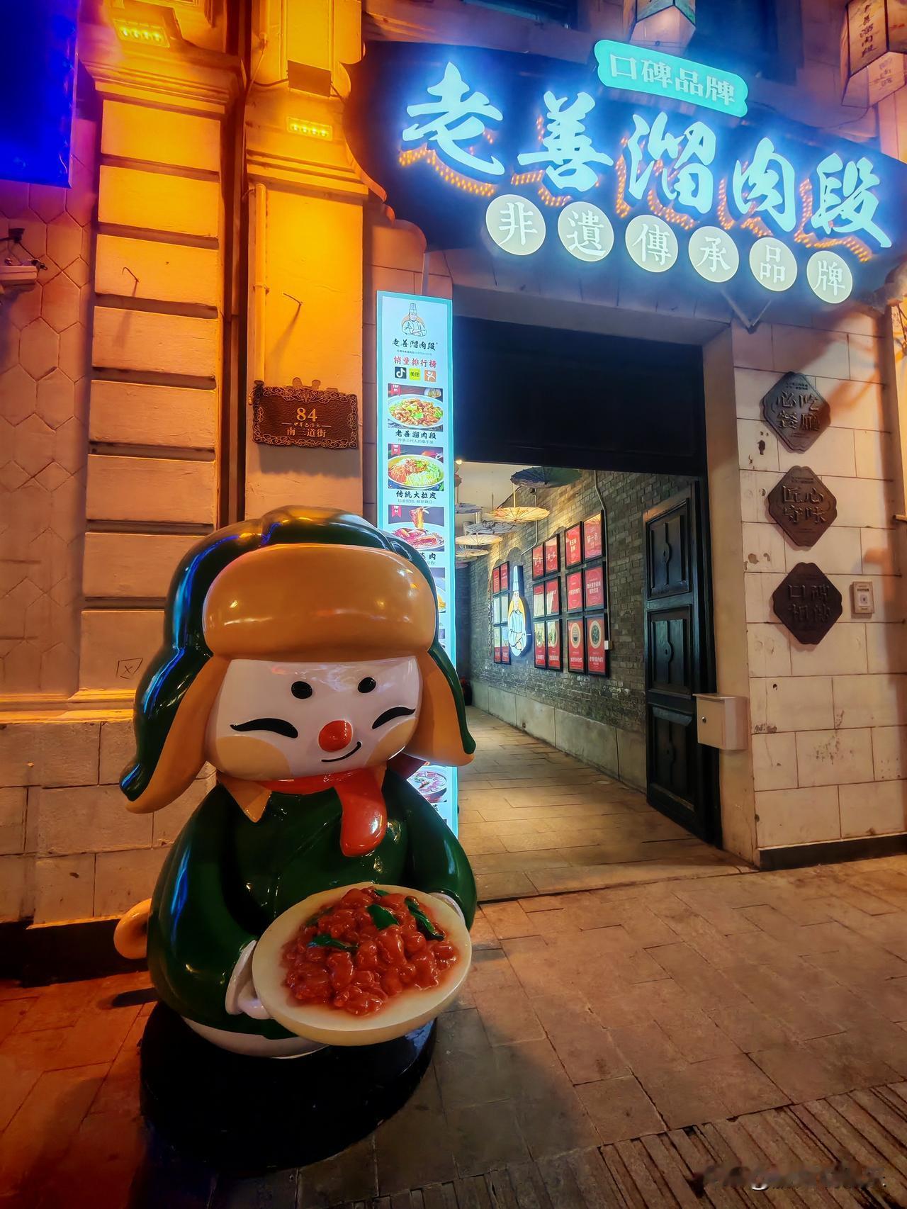 一个不缺钱的人会去追求金钱吗?
对于金钱的追求跟缺不缺钱没有关系，人的欲望是无止