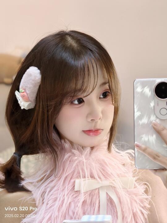 白净透亮高清的自拍我也拥有啦！