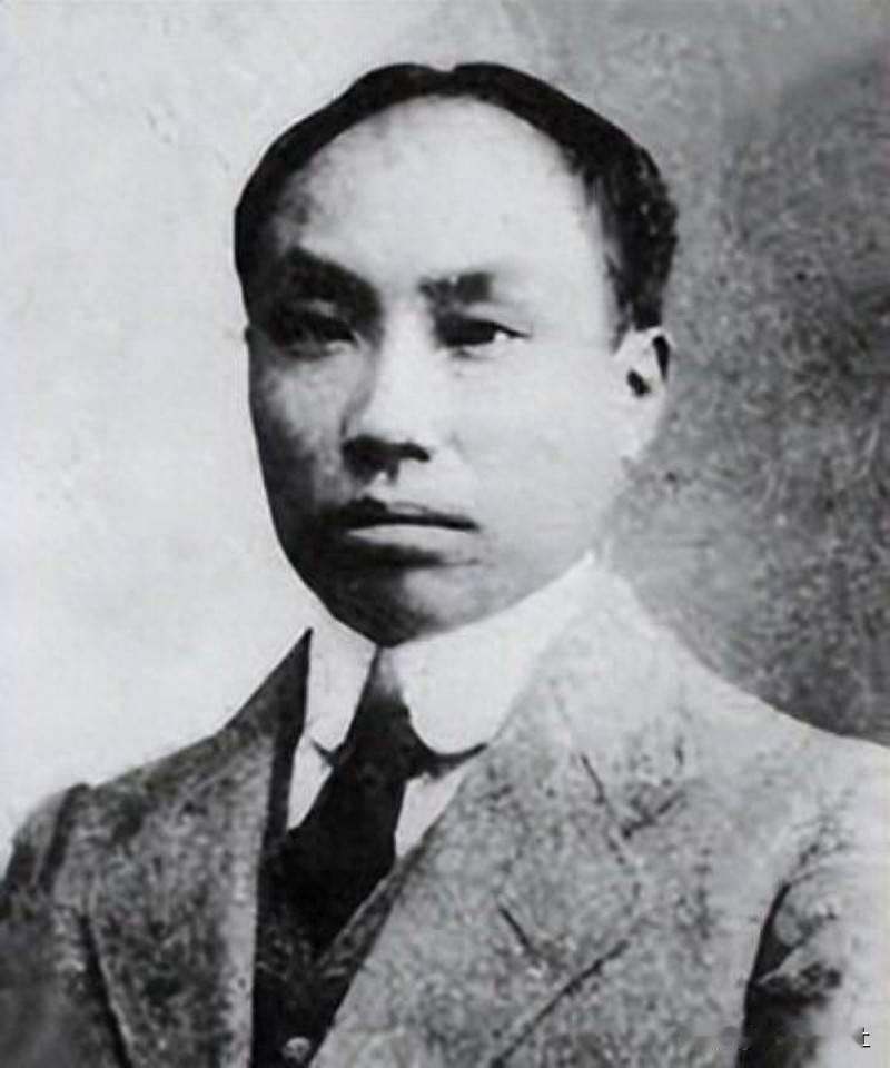 [太阳]1942年，陈独秀在江津病逝，临终之前，陈独秀叫来自己的妻子潘兰珍叮嘱道