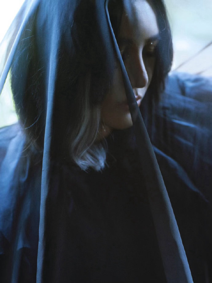 尚雯婕让我的遗憾又多了一个 《梦蝶》和《墙》这种未发行的歌，唱一首少一首。尚雯婕