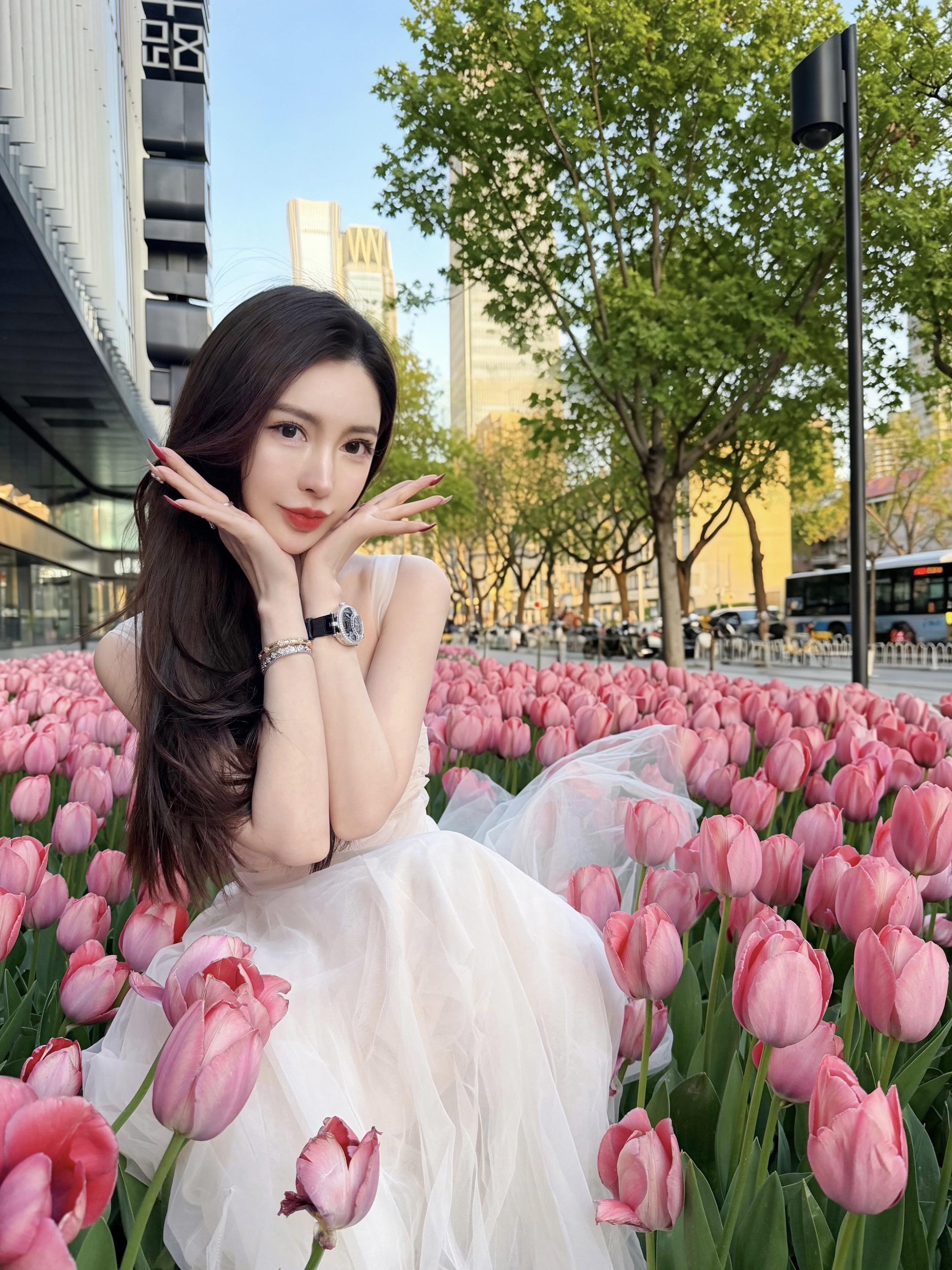 春日郁金香🌷 郁金香的花语是“永远的爱”✨ 偷藏一束郁金香的浪漫，关...