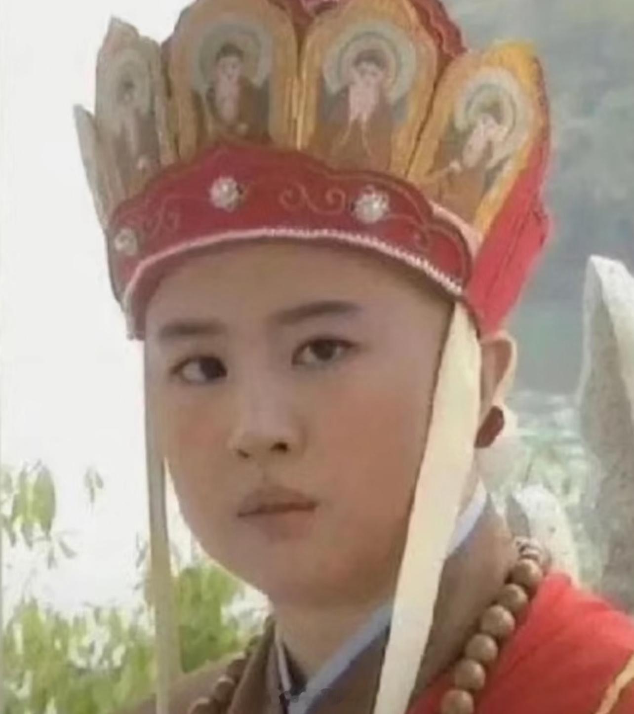 不是很正常吗🤦‍♂️有些人别太狠长得像女明星的素人要是你长得像某明星一分姿色，