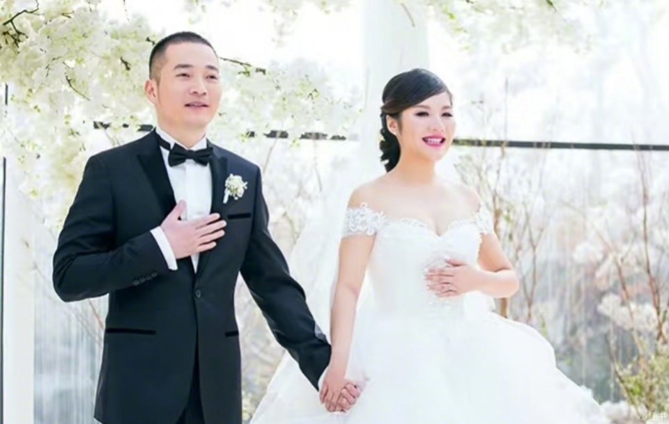 啊？卓伟此前说的高学历家喻户晓婚变男明星原来是吕秀才喻恩泰！按卓伟所说，喻恩泰已