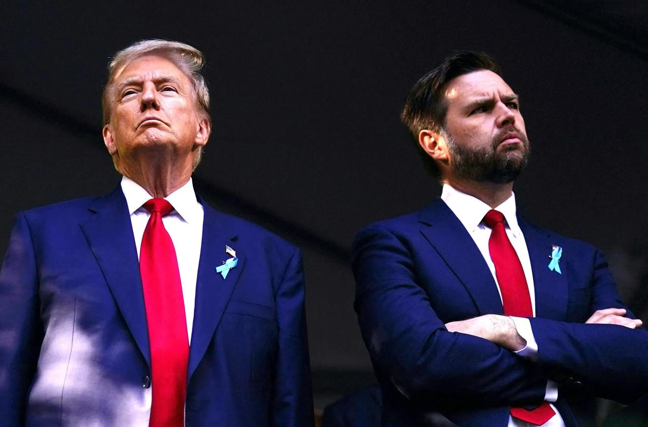 特朗普承认:我在前方打仗，万斯却在背后拆台

谁能想到，曾经特朗普身边最硬核的“