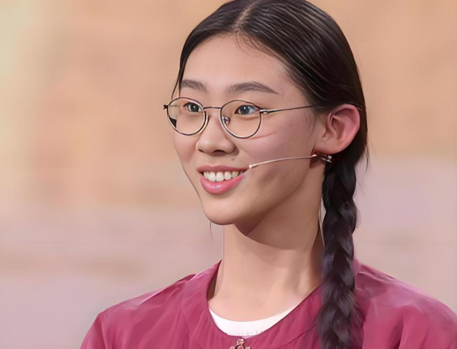 2019年，背了2000多首古诗的“国民才女”武亦姝高考只考了613分，很多人嘲