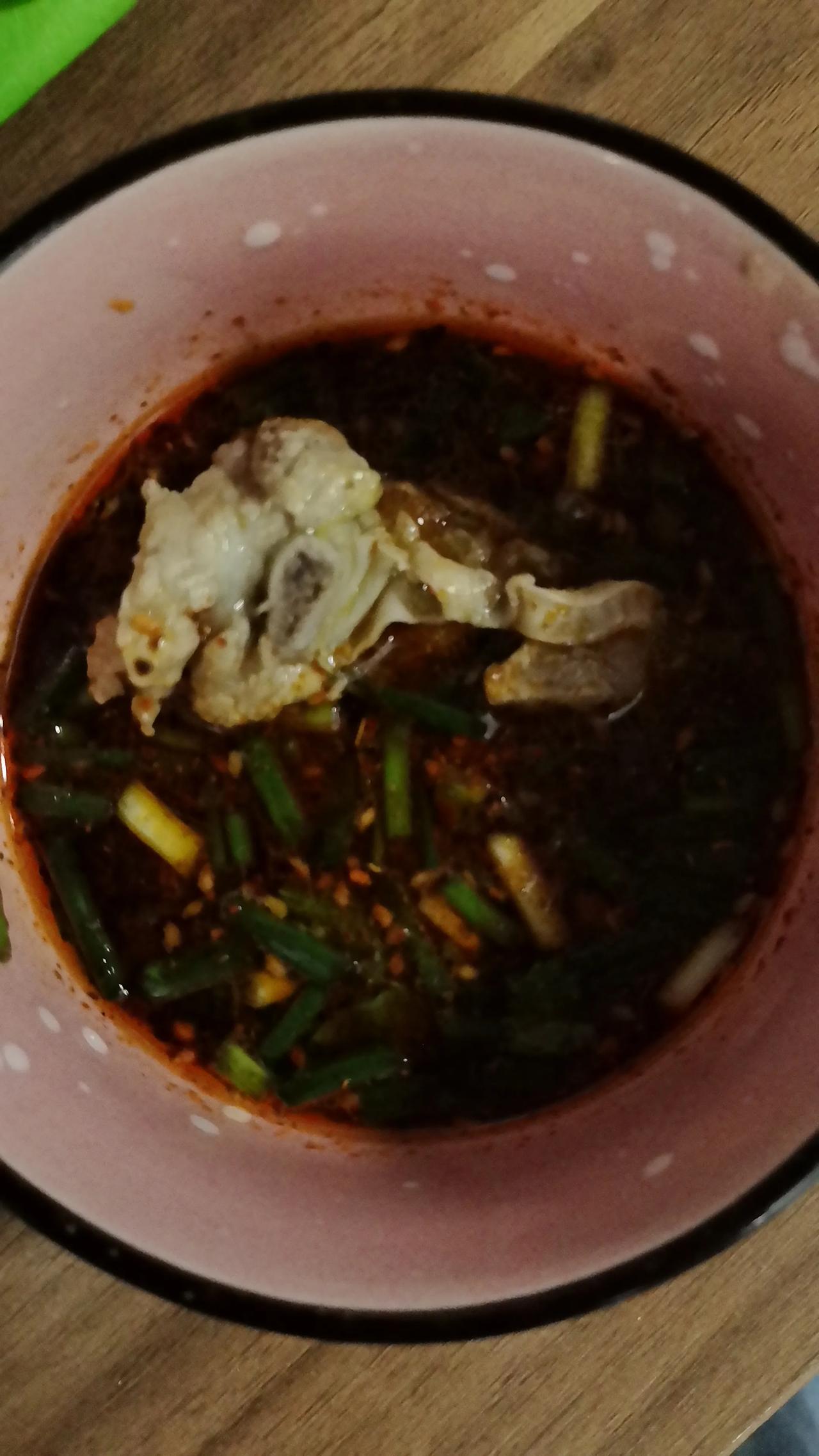 大家觉的现在的小区热闹吗?
我是觉的现在的小区比以前热闹多了，为什么呢？
因为现