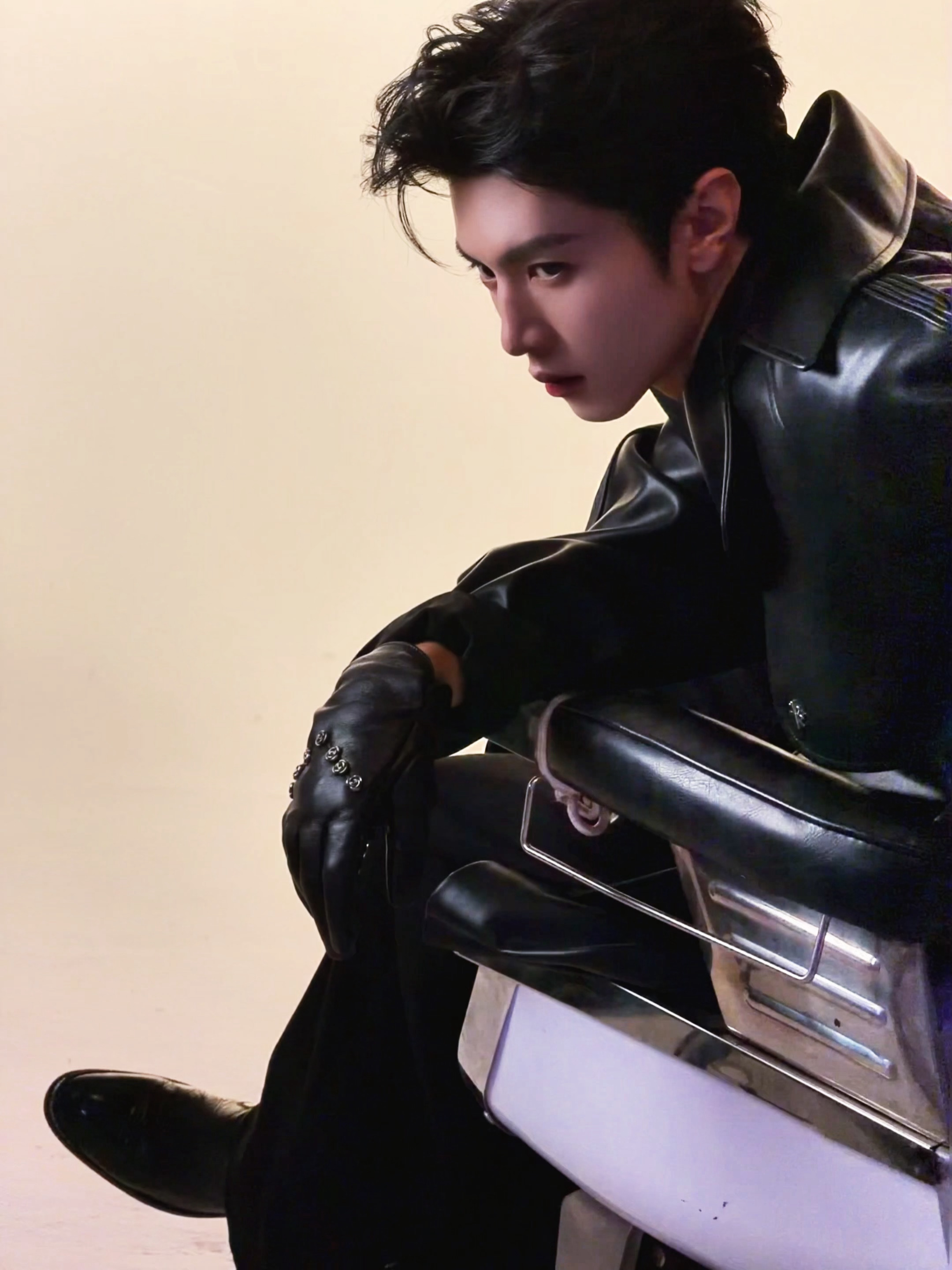 皮衣皮手套bking老公王🥵❤️🔥陈哲远皮衣皮手套背头造型湖南卫视小年夜春晚