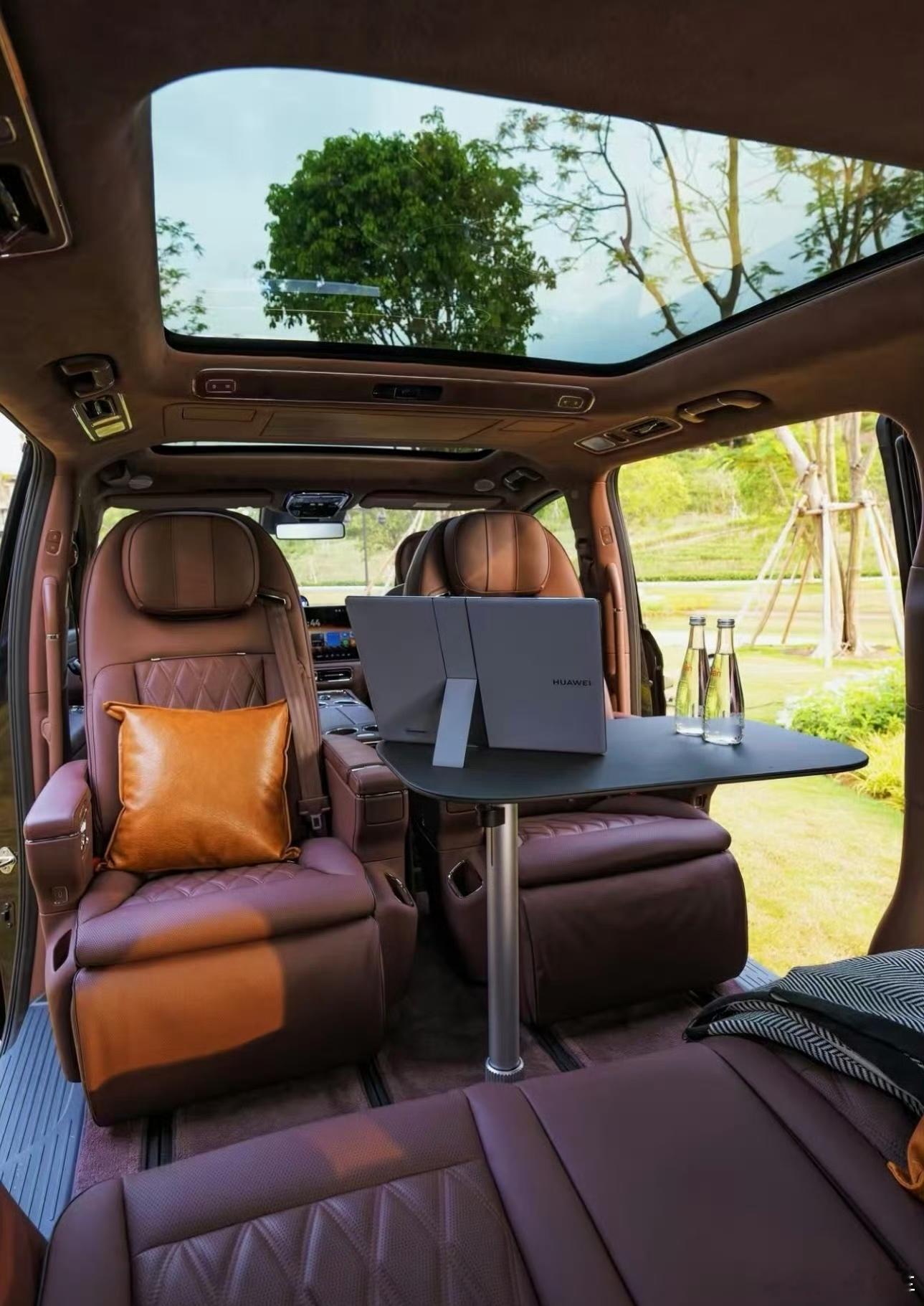 没有对比就没有伤害，智界v9豪华感和各项静谧性指标性能这波已经是妥妥的成为MPV