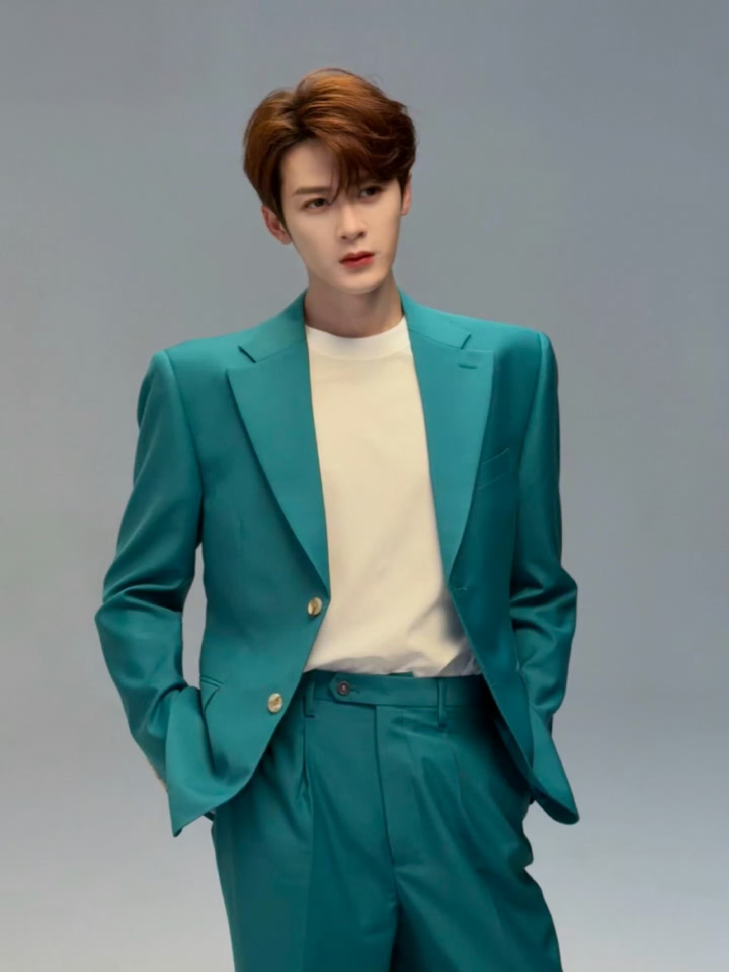 今天是四月的最后一天春花辞树春渐远，夏虫试语夏初温春已暮，花事了，虫声近，夏意浓