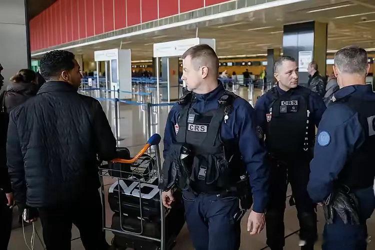 真应该给法国一个教训，又逮捕中国企业高管，准备引渡给美国！2026年4月14日深