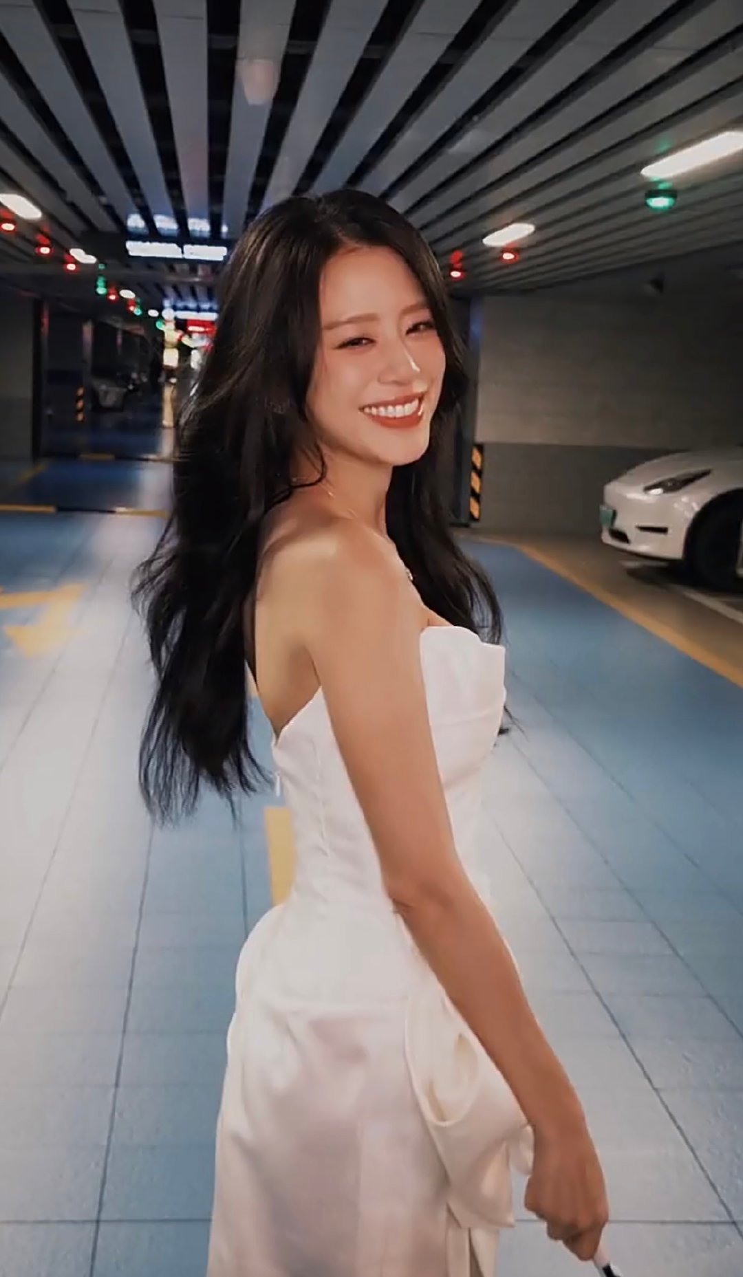 江语晨拒绝粉丝叫老婆的原因江语晨温柔又亲切，对粉丝还主动抱抱，这么甜的姐姐谁能忍