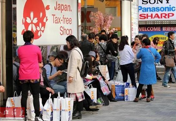 日本今年酒店收不到客，商场免税柜台冷清，旅行社订单腰斩——这些人跟涉台言论有什么
