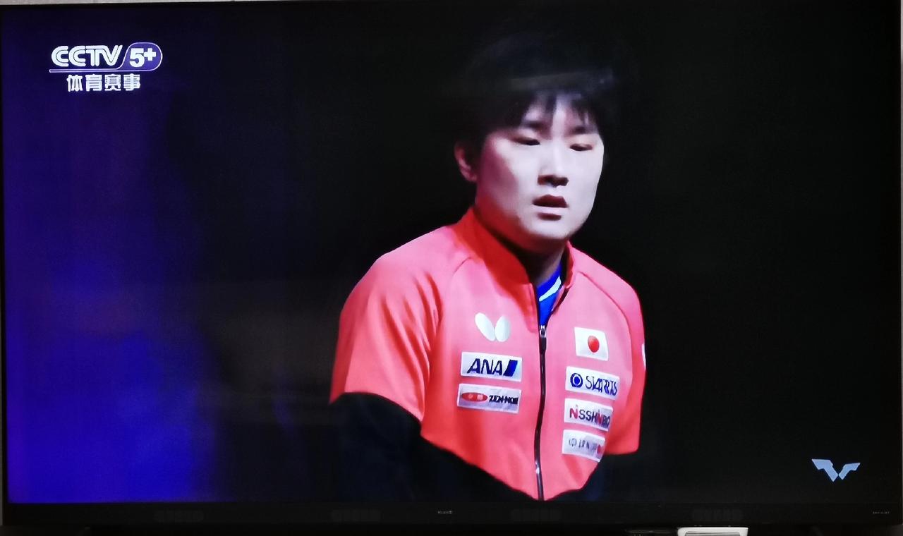 张本智和3：1周启豪，进入8强。就差那么一点点，还是大赛参加的少了。