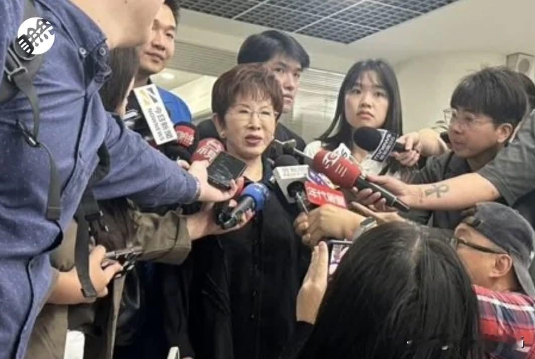 赖清德偷偷摸摸窜访被问？怎么回来成关键。
赖清德毫无顾忌台民众生存，岛内有毒马铃