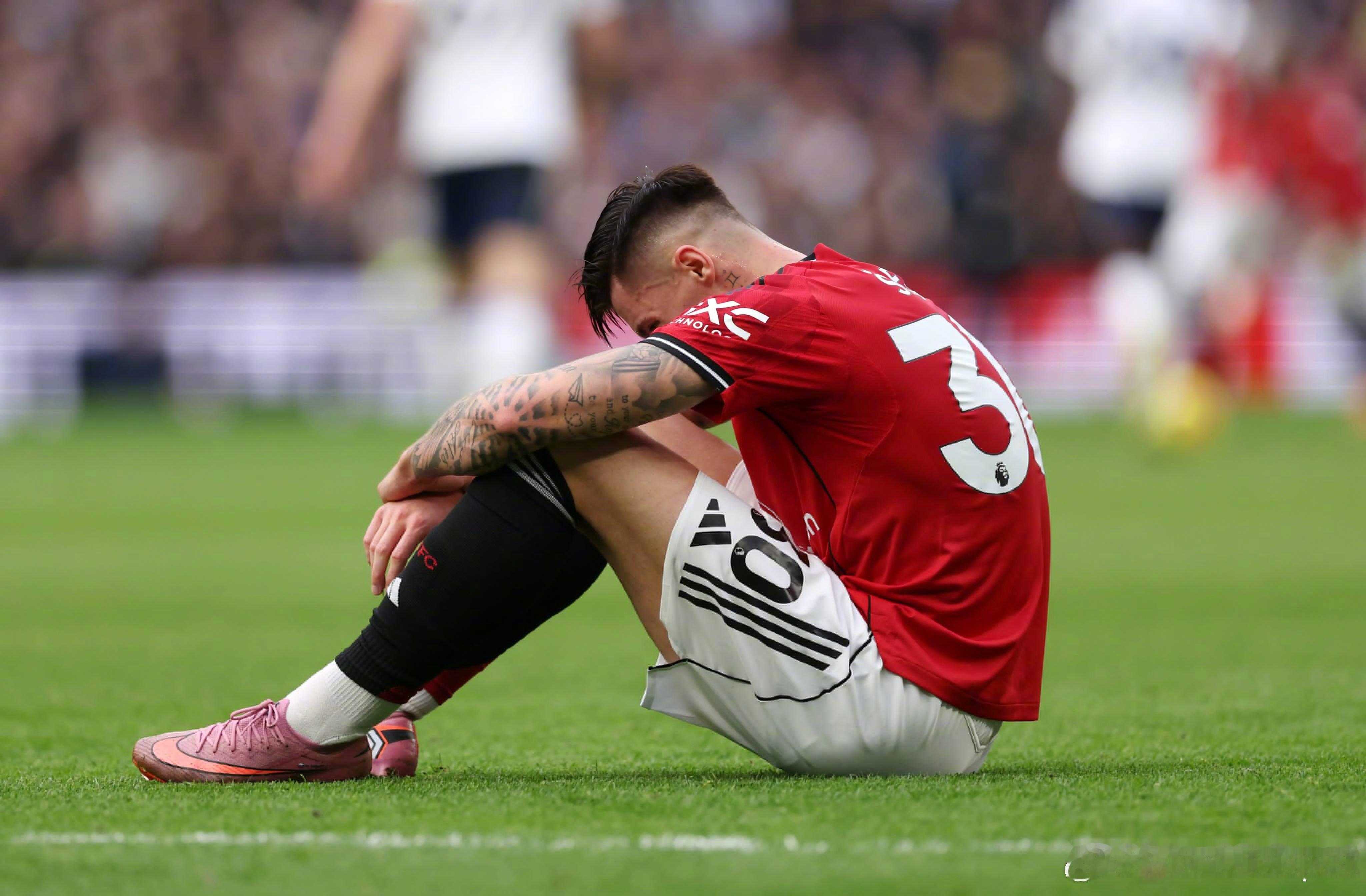 曼联跟队TA LW：塞斯科将在国际比赛日期间留在卡灵顿基地，不会参加斯洛文尼亚国