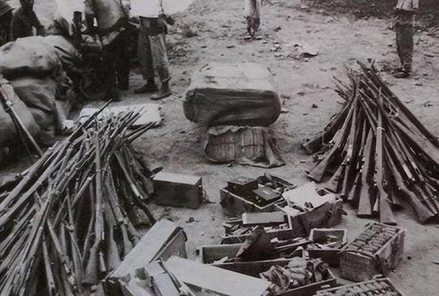 1940年，八路军炮连连长，盯着两门炮愁得头发都快揪完了，因为仅剩3发炮弹，大战