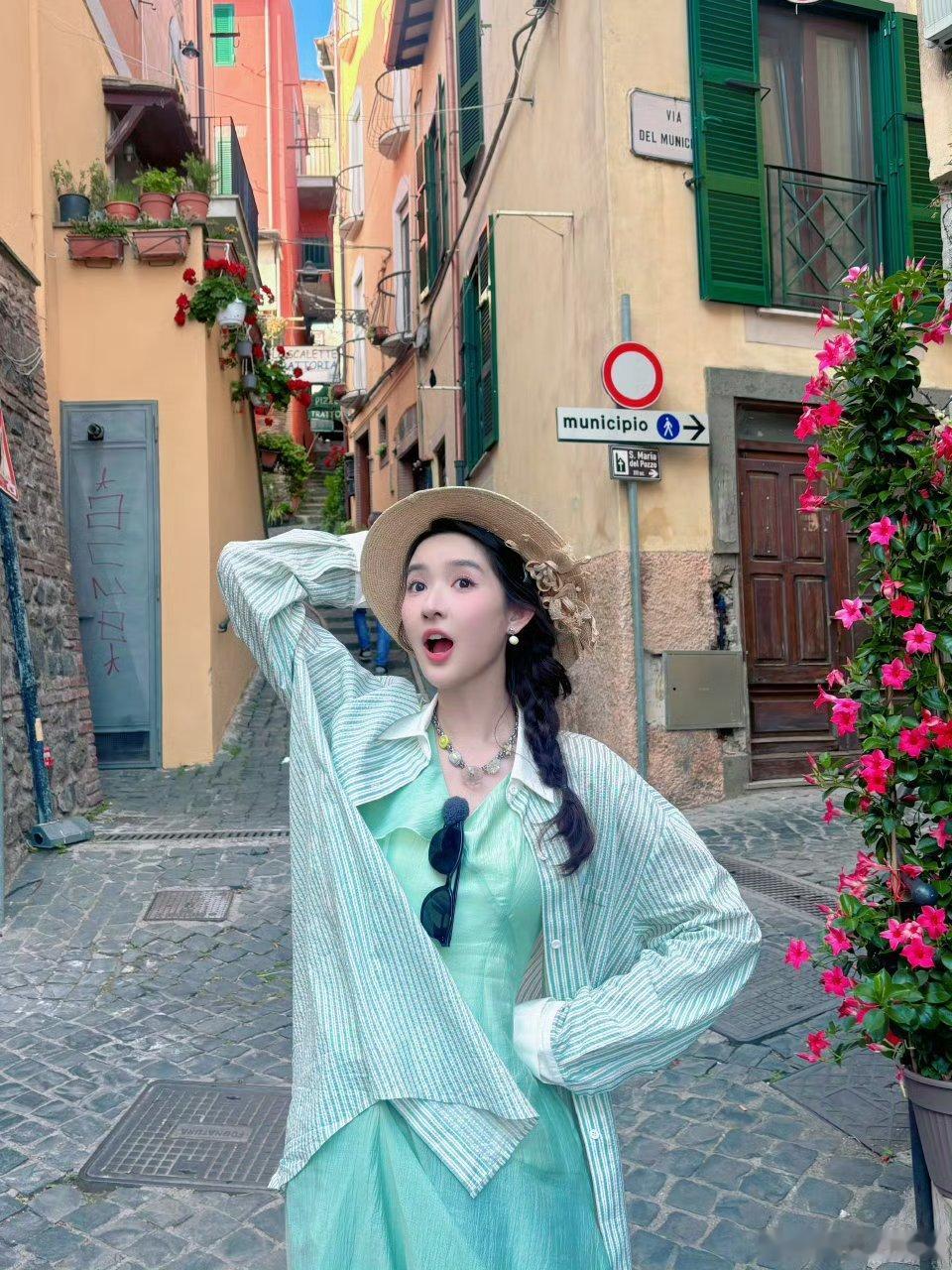 王玉雯算不算内🐟近期营销起来最快的🌸之一？走的还是恋情绯闻发小路线 ，不是流