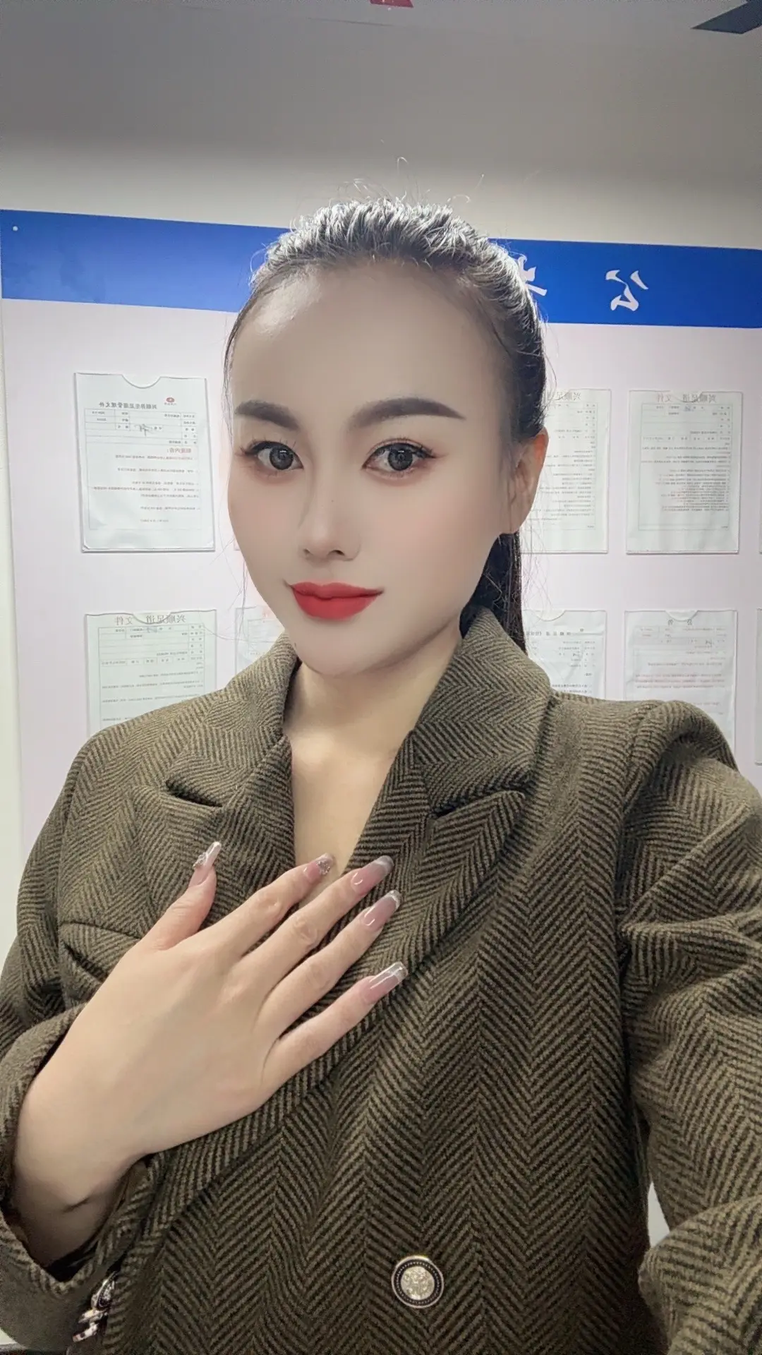 随着年龄的成长，悟到了时间的重要性！无论身在何处，时间是用来体现自身的...