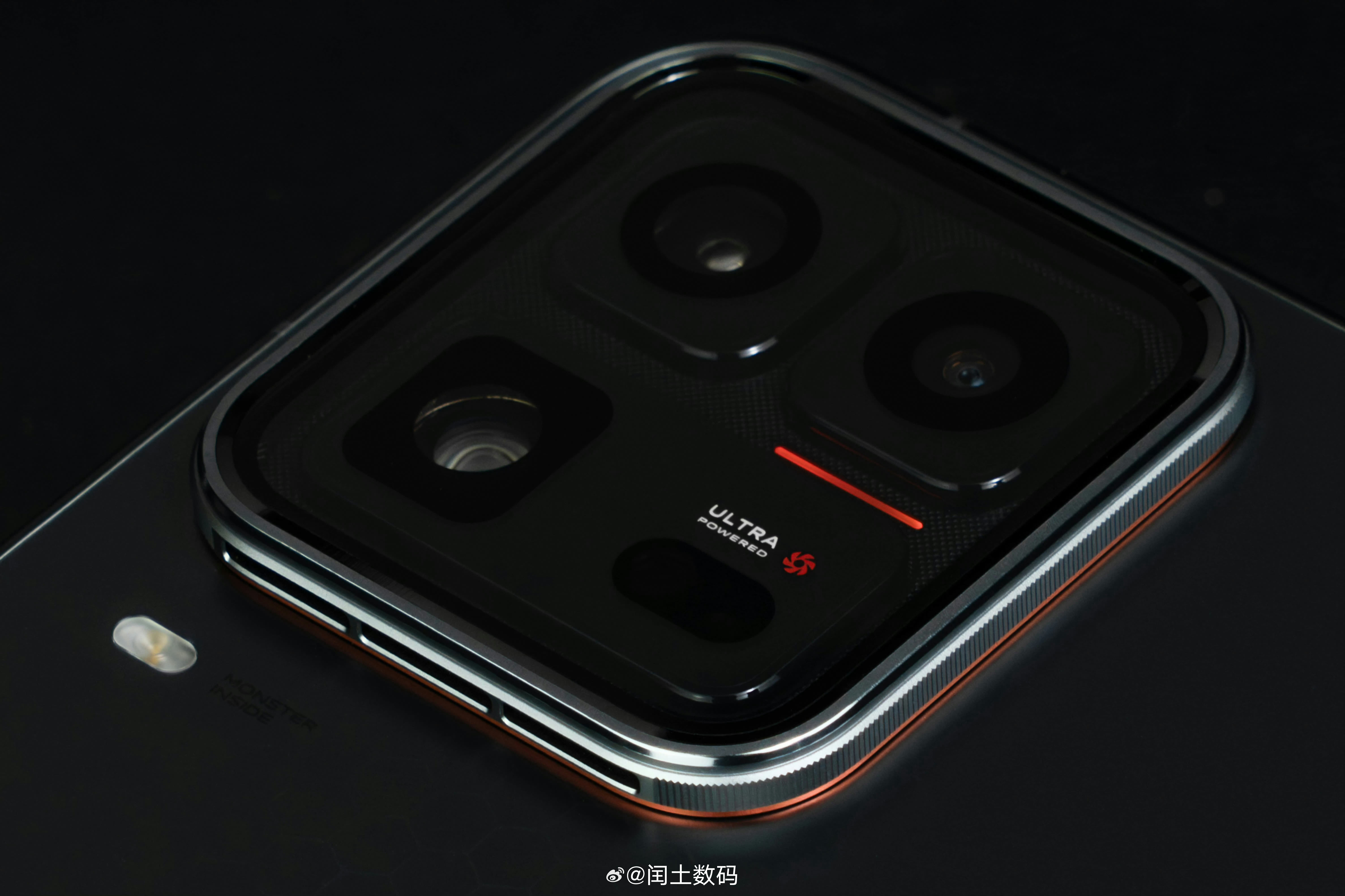 iQOO15 Ultra 40W反向无线充电是iQOO 15 Ultra的隐藏加