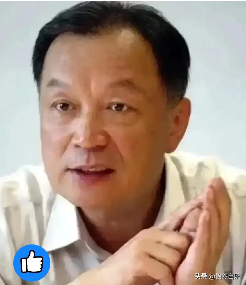 温铁军教授直言不讳，观点犀利，句句实在。

他说美国早就把咱们那两层“外衣”给撕