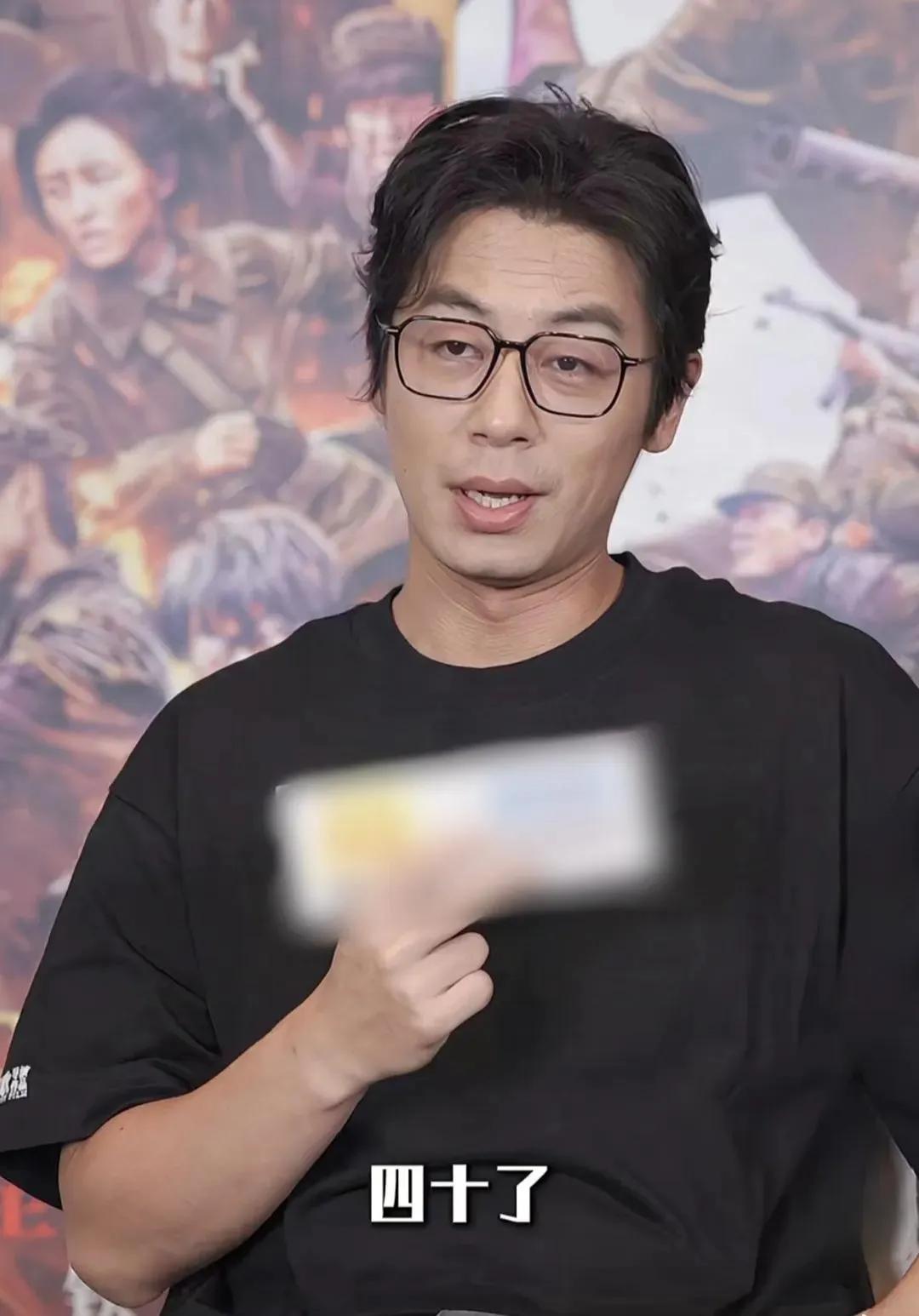 朱亚文才40岁，怎么颜值下降的就这么严重了？太让人不敢相信了吧！要知道男人40岁