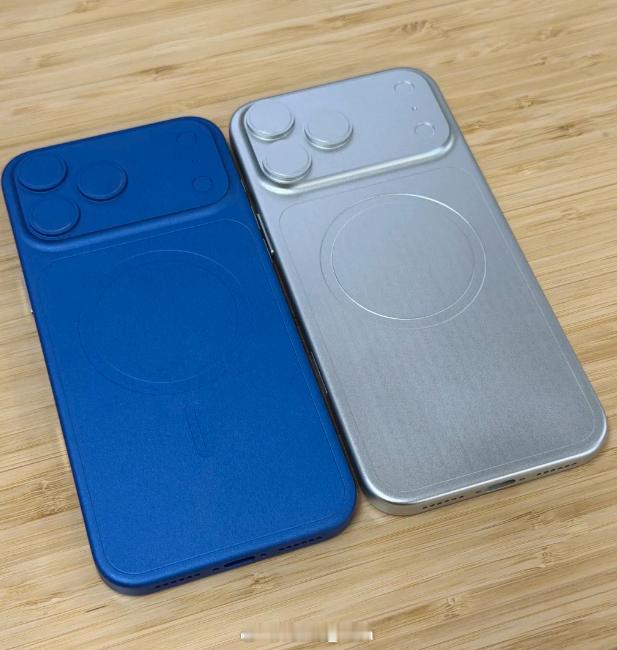 iPhone18ProMax金属机模 跟之前爆出来的机模基本是差不多了，外观几乎