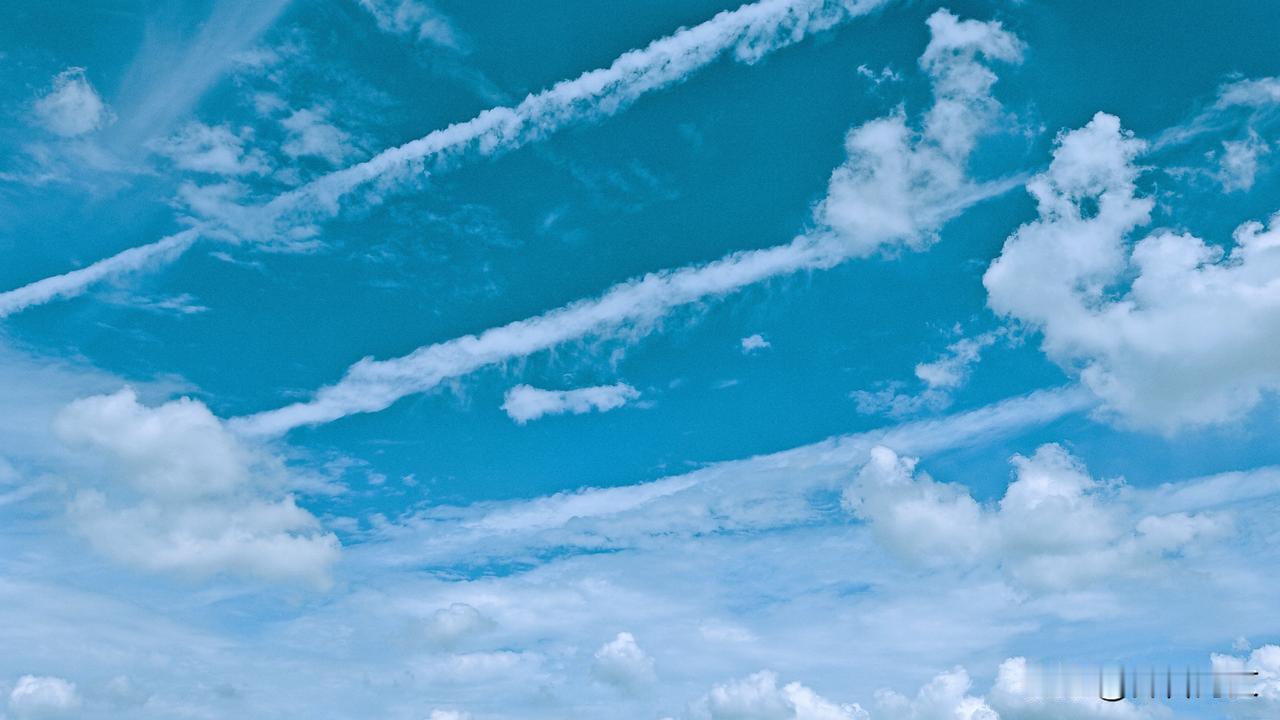 今日分享随手拍照片尾迹云