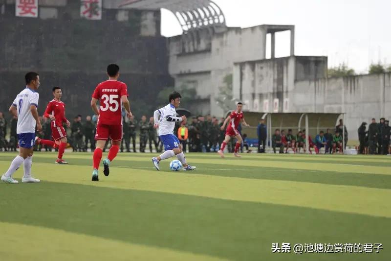 两院院士为川超总决赛绵阳赛场开球 3月14日的川超总决赛绵阳赛场，那排面简直拉满