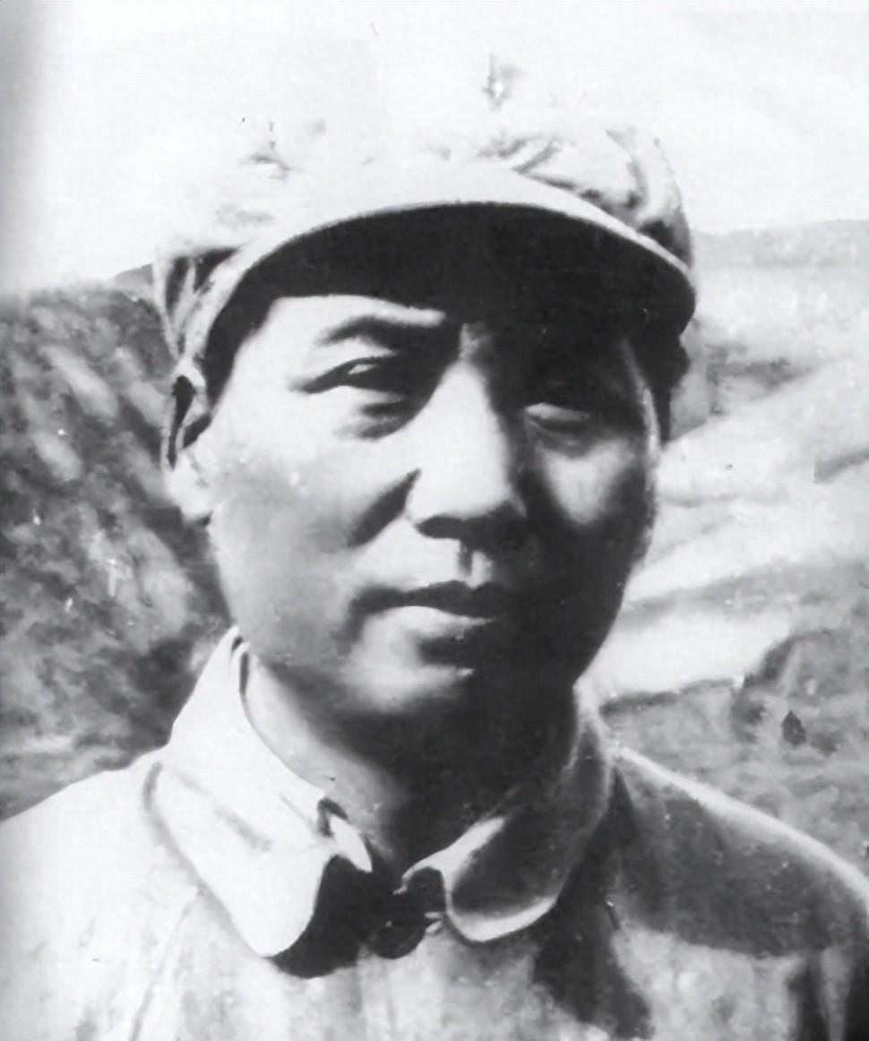 他红军时就是军长，授衔却差点成大校，毛主席：最起码也该是少将

“老贺这衔级怕是